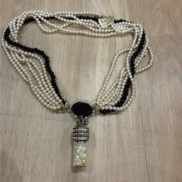 Betsey Johnson Black and White Pearl Necklace with Crystal Vial - Picture 7 of 7